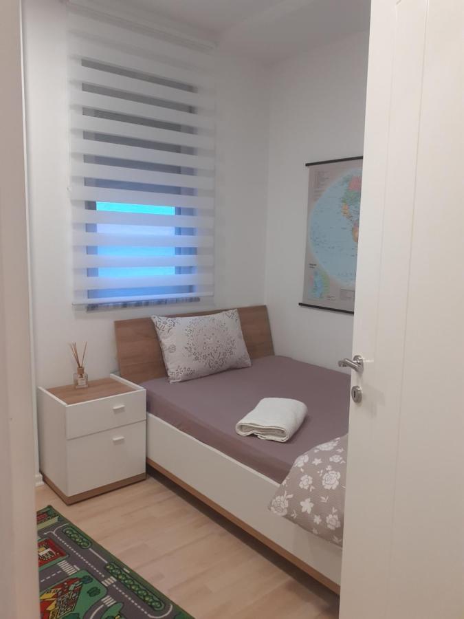 Lake View Apartment Tirana Exteriör bild